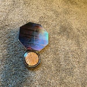 Fenty beauty metallic eyeshadow and highlighter